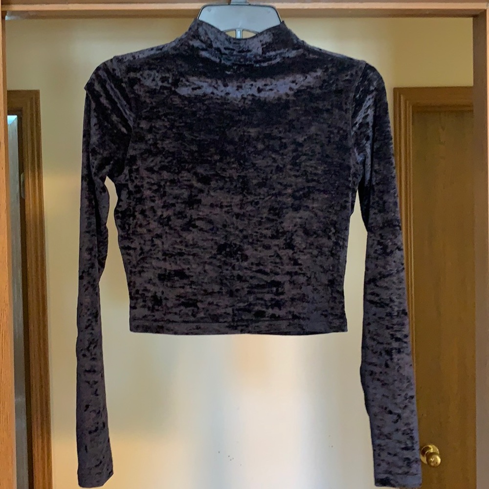 Lululemon mock turtleneck crushed velvet black